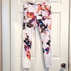 Apana, yoga pants with side pockets. Size S